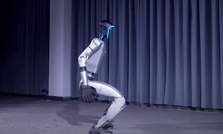 Robot Humanoid Trung Quốc Tạo Ra Sự Phấn Khích Bóng Đá Nhiều Hơn Cả Đối Tác Con Người